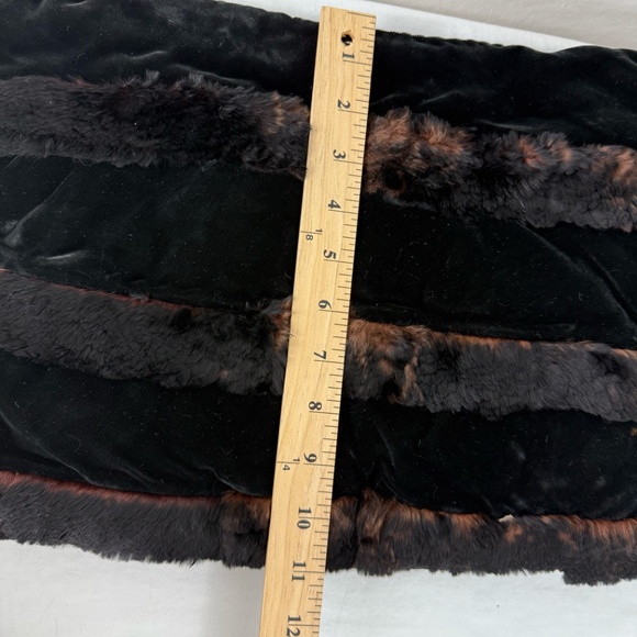 Vintage Brown and Black Fur Hand Warmer Purse Velvet Backing Zipper - Picture 14 of 14